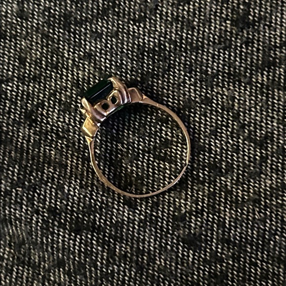 Vintage emerald 10k solid gold Ring - Picture 6 of 6